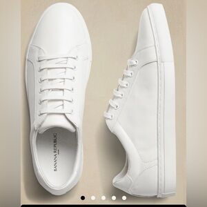 BANANA REPUBLIC VEGAN LEATHER SNEAKERS